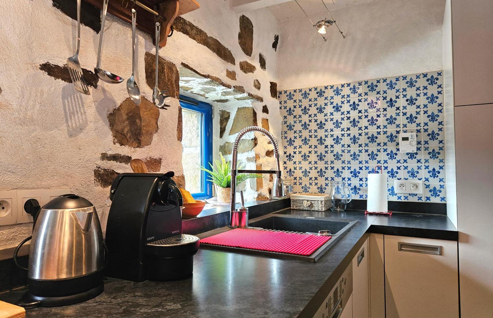 Ti Vaen I Maison Traditionnelle Bretonne & Sauna Lanvéoc Exteriör bild